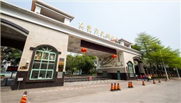 東莞光明中學(xué)采用的平板電腦充電柜